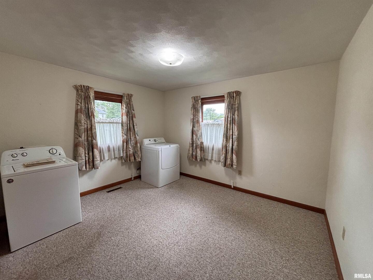 630 Mission Drive Kewanee, IL 61443 - Photo 35 of 57 a view of a room with window and bathroom