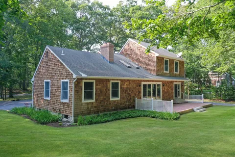 $1,399,000 | 138 A Montauk Highway, Westhampton, NY 11977