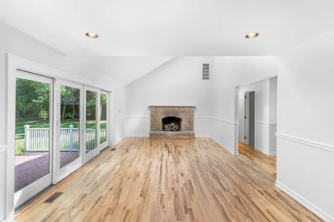 $1,399,000 | 138 A Montauk Highway, Westhampton, NY 11977