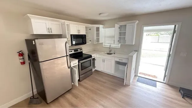 $1,690 | 800 Moffett Street, Unit 3, Hallandale Beach, FL 33009