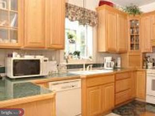 33 Mecray Lane Maple Shade, NJ 08052 - Photo 2 of 6 Gallery Image 2