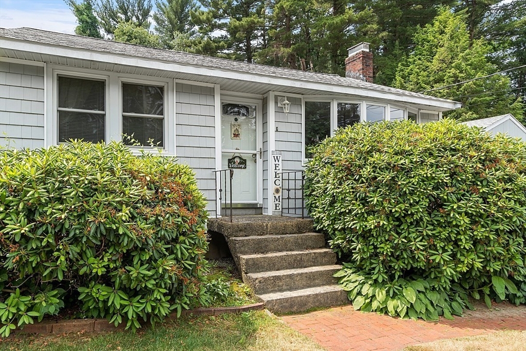 38 Anthony Road North Reading, MA 01864 - Photo 3 of 42 Gallery Image 3