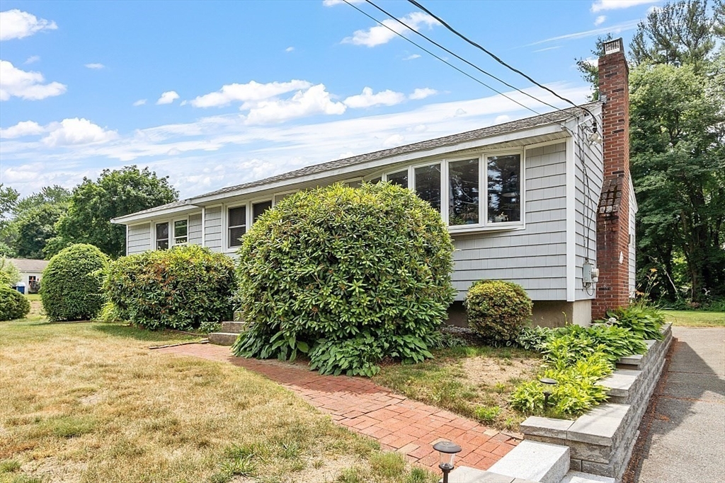 38 Anthony Road North Reading, MA 01864 - Photo 4 of 42 Gallery Image 4