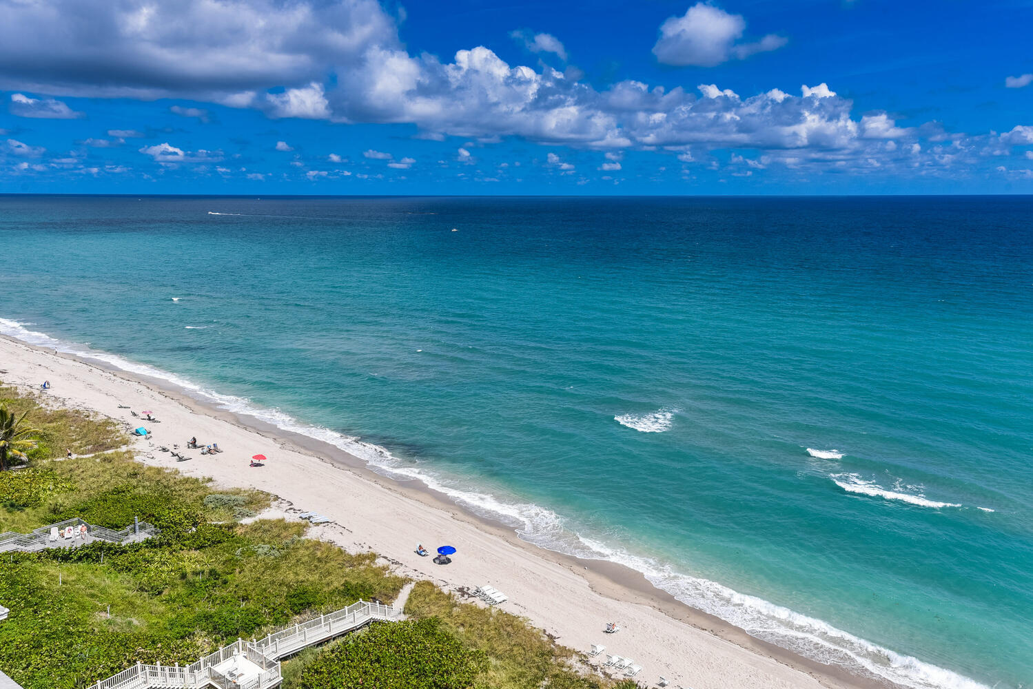 99 Southeast Mizner Boulevard, Unit PH 909 Boca Raton, FL 33432 - Photo 46 of 51 a view of an ocean from a balcony