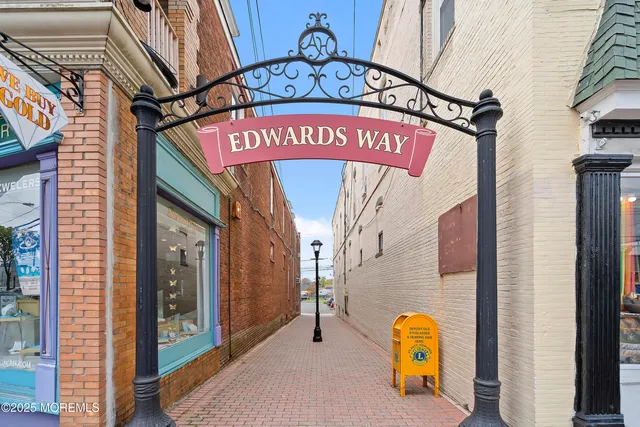 $520,000 | 38 East Avenue, Atlantic Highlands, NJ 07716