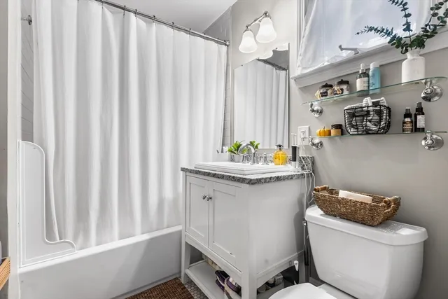 $3,200 | 126 Msgr Patrick J Lydon Way, Unit 1, Boston, MA 02124