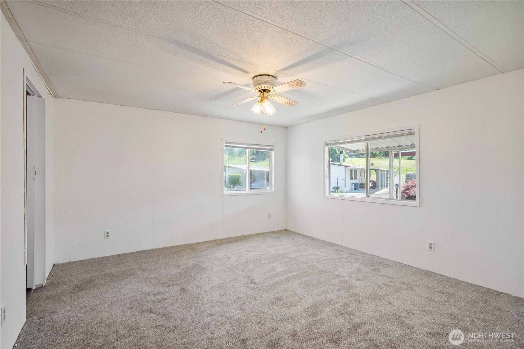 2355 Sparrow Loop, Unit 169 Kelso, WA 98626 - Photo 16 of 33
