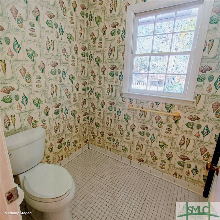 24 Clarendon Road Savannah, GA 31410 - Photo 15 of 31 Master bathroom
