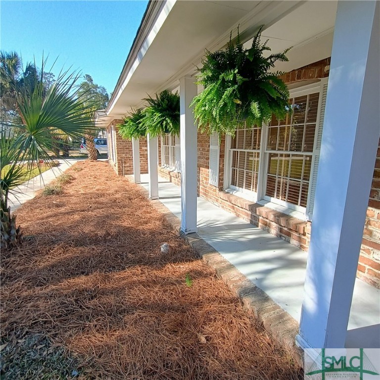 24 Clarendon Road Savannah, GA 31410 - Photo 2 of 31