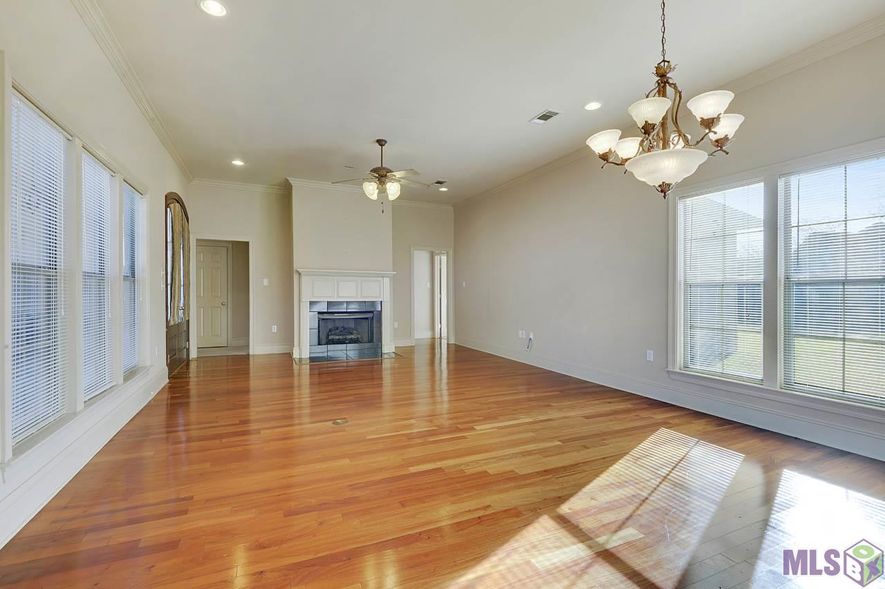 10538 Springpark Avenue Baton Rouge, LA 70810 - Photo 3 of 9