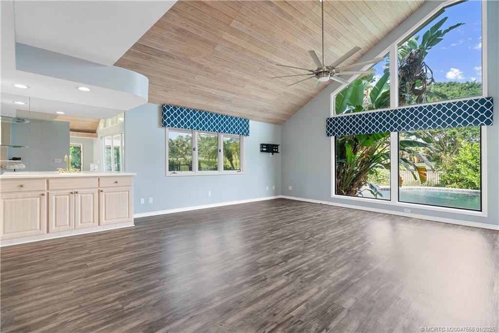 6323 Southeast Farmington Place Stuart, FL 34997 - Photo 12 of 46