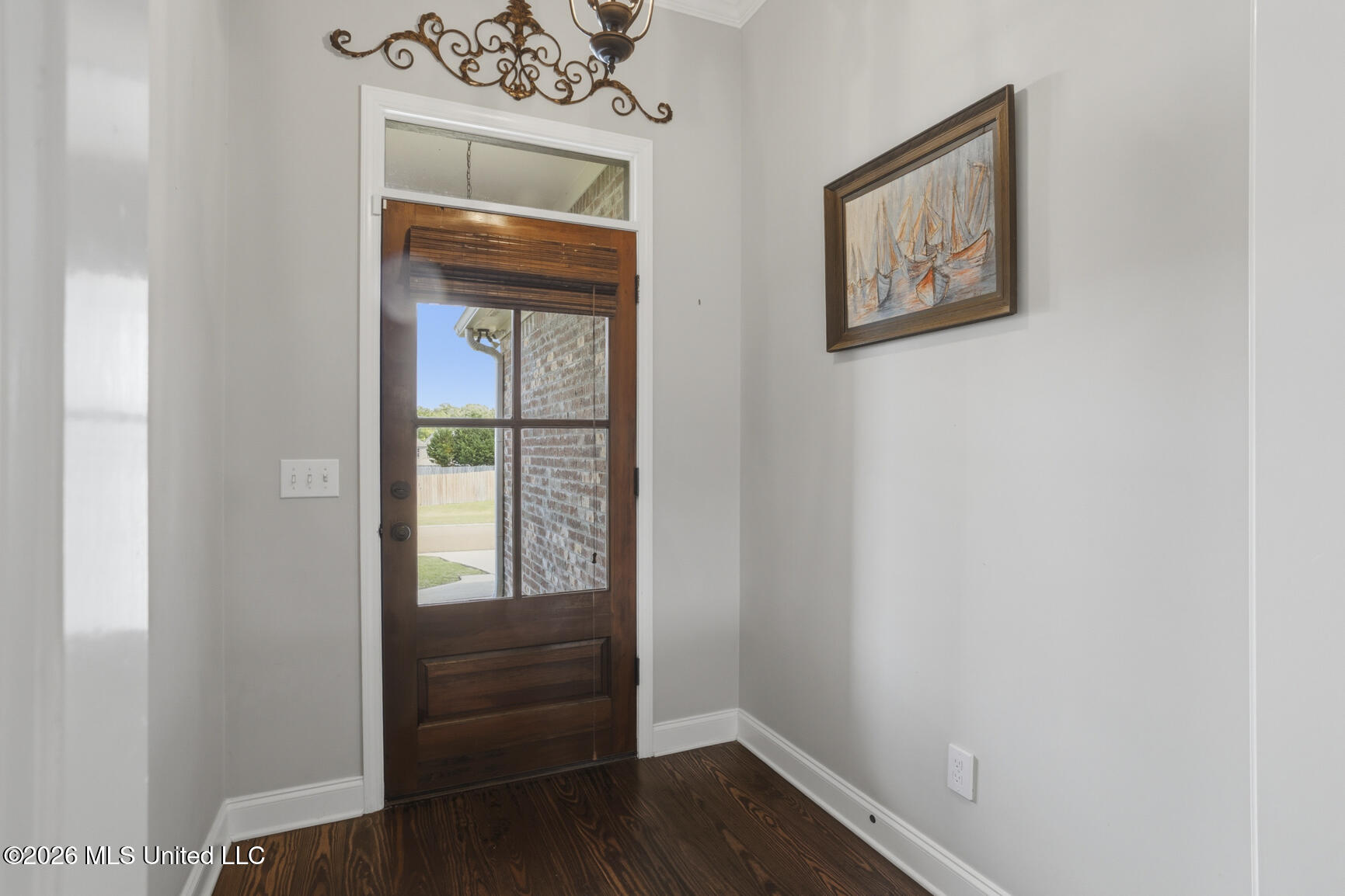 157 Falls Crossing Madison, MS 39110 - Photo 11 of 44 High Ceilings/ Hardwood Floors