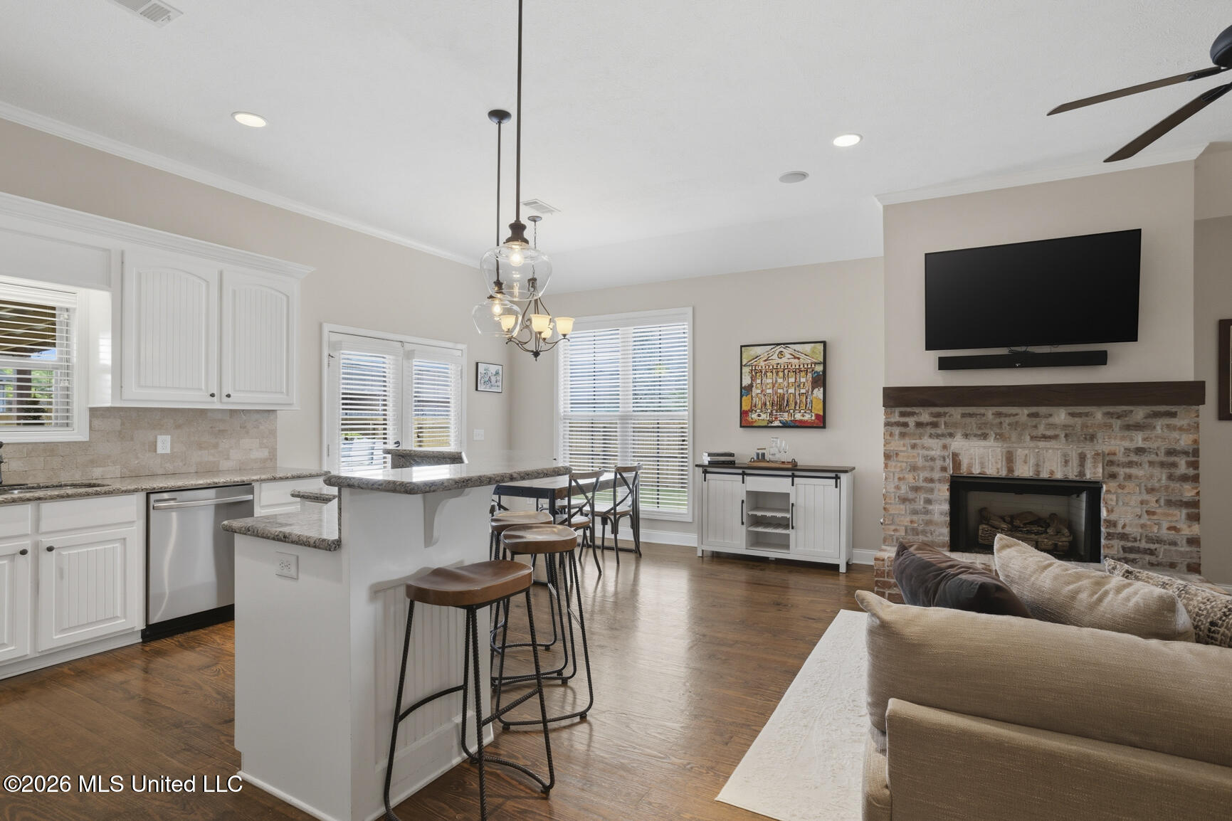 157 Falls Crossing Madison, MS 39110 - Photo 15 of 44 Seamless Flow from area to area!