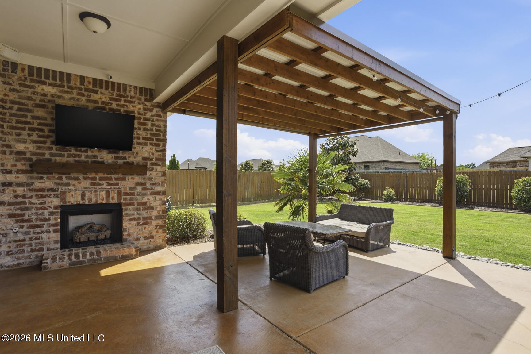 157 Falls Crossing Madison, MS 39110 - Photo 2 of 44 Unmatched Outdoor Living !