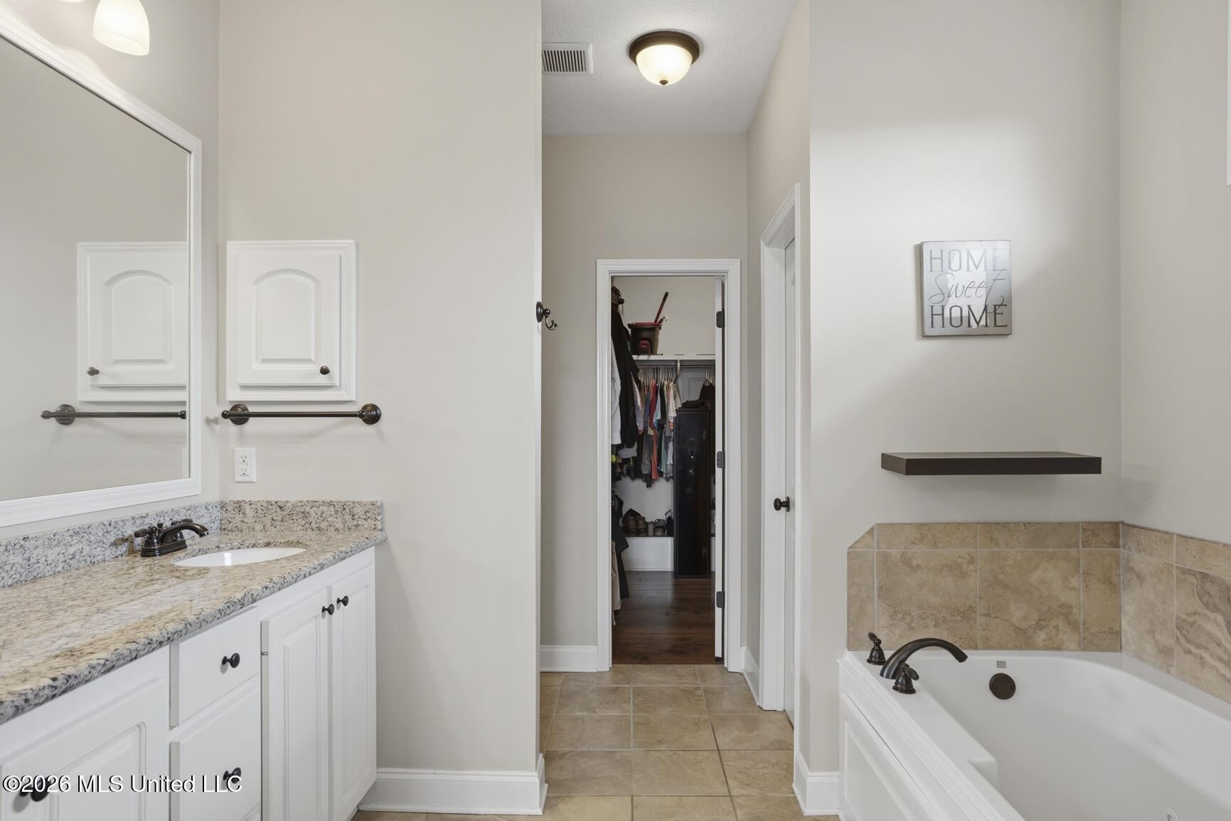 157 Falls Crossing Madison, MS 39110 - Photo 25 of 44 Primary Bath