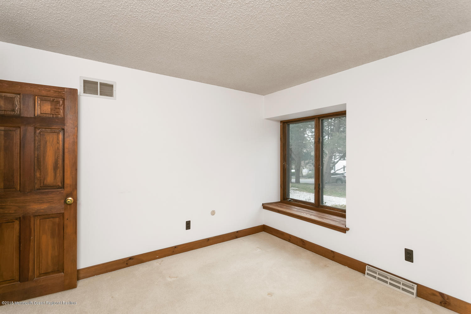 638 Rankin Road Brielle, NJ 08730 - Photo 12 of 26 638 Rankin Rd Brielle NJ 08730-large-012