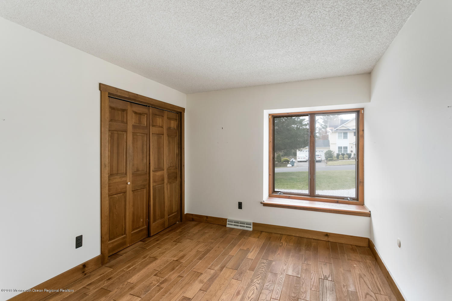 638 Rankin Road Brielle, NJ 08730 - Photo 13 of 26 638 Rankin Rd Brielle NJ 08730-large-013