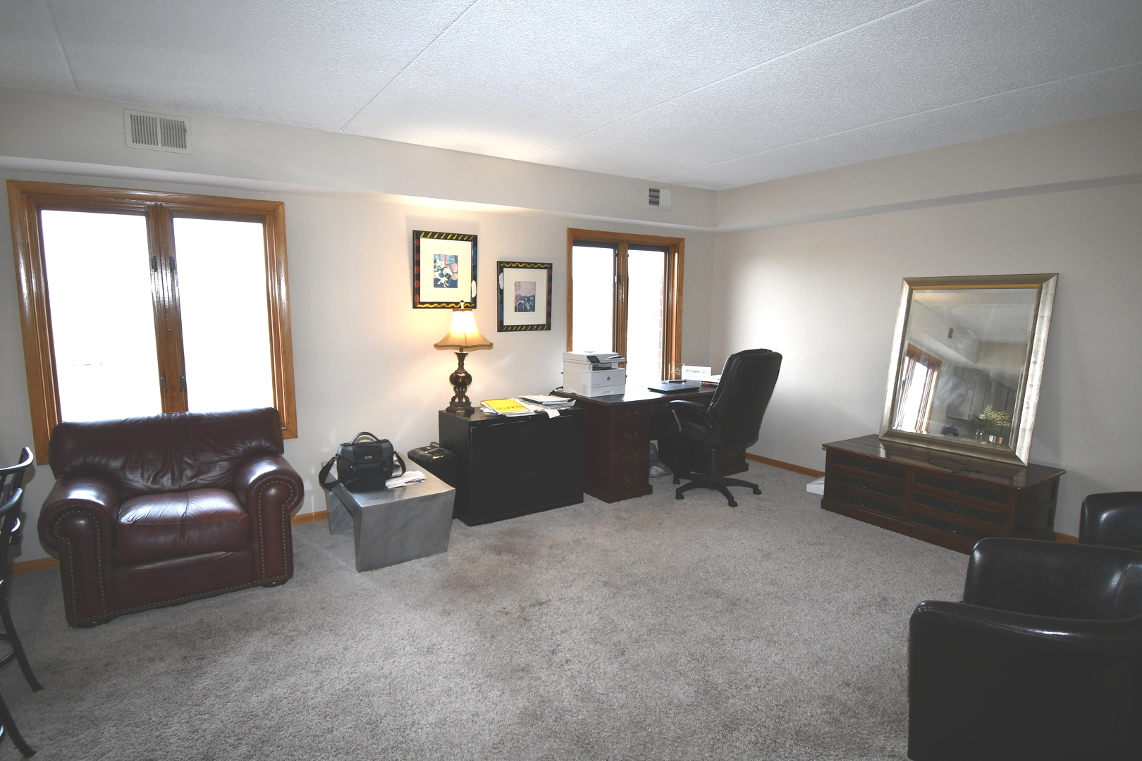 1S095 Spring Road, Unit H2 Oakbrook Terrace, IL 60181 - Photo 18 of 40 Gallery Image 18
