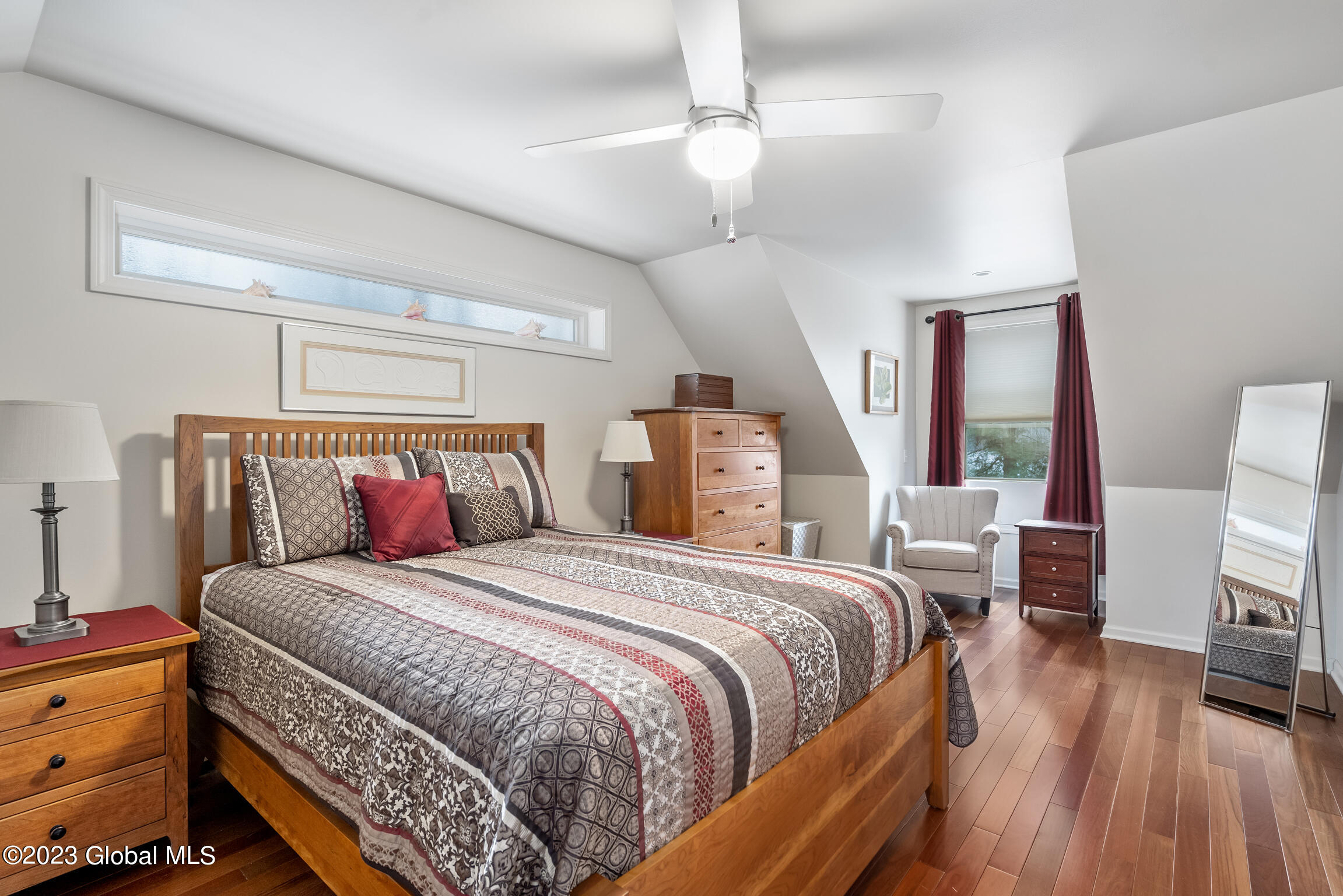 605 North Shore Road Hadley, NY 12835 - Photo 33 of 42 z11 605 N SHORE INTERIORS-32