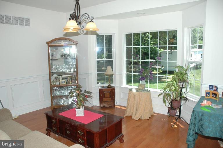 858 Swift Road Pasadena, MD 21122 - Photo 7 of 11 Dining Room