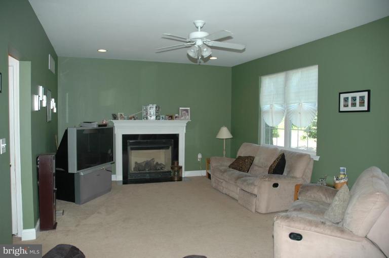 858 Swift Road Pasadena, MD 21122 - Photo 8 of 11 Family Room