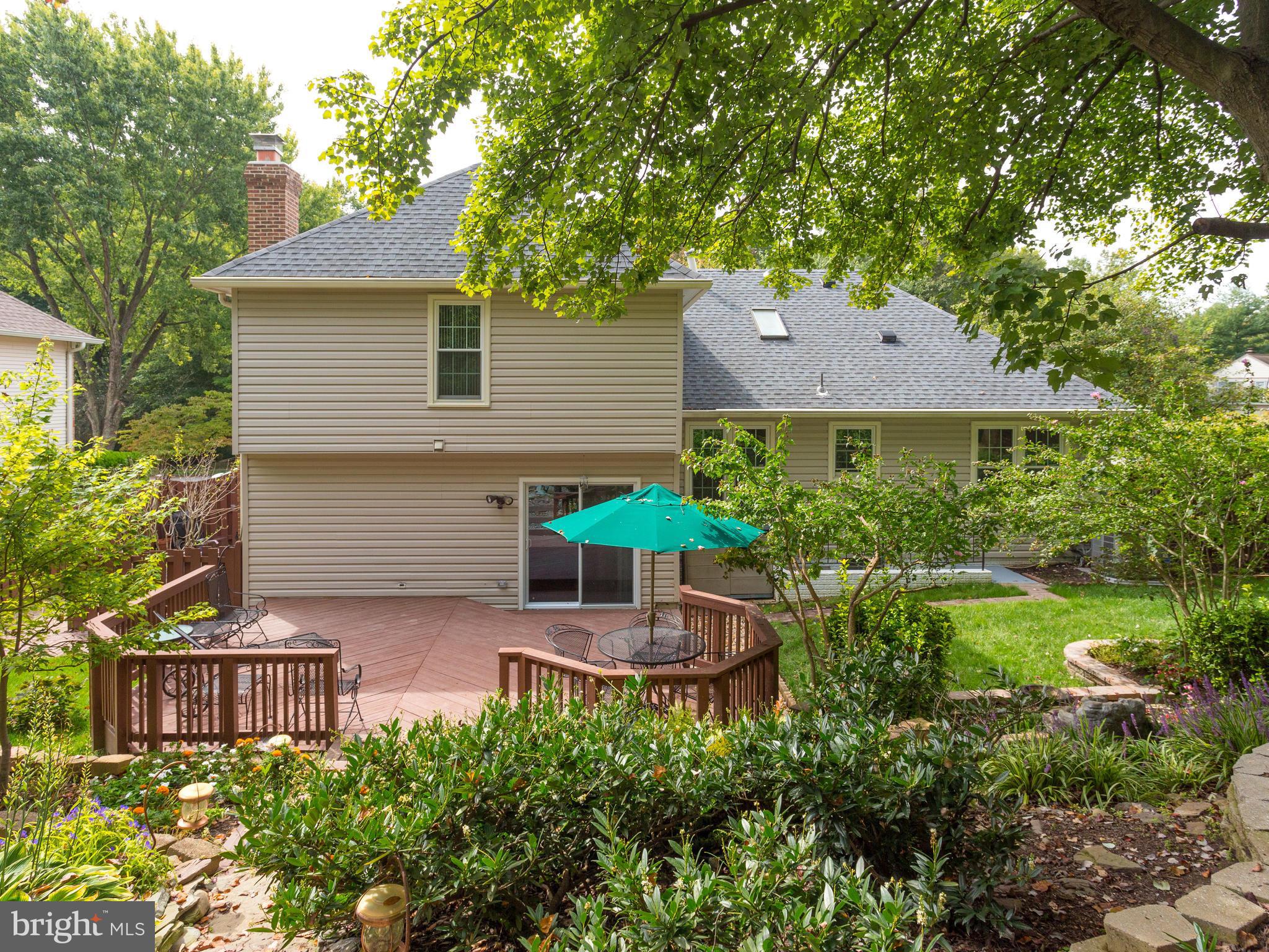 9212 Mac Swain Place Springfield, VA 22153 - Photo 30 of 30 Great view of the back of the house