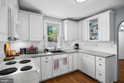 $399,999 | 120 Lejune Road, Cinnaminson, NJ 08077