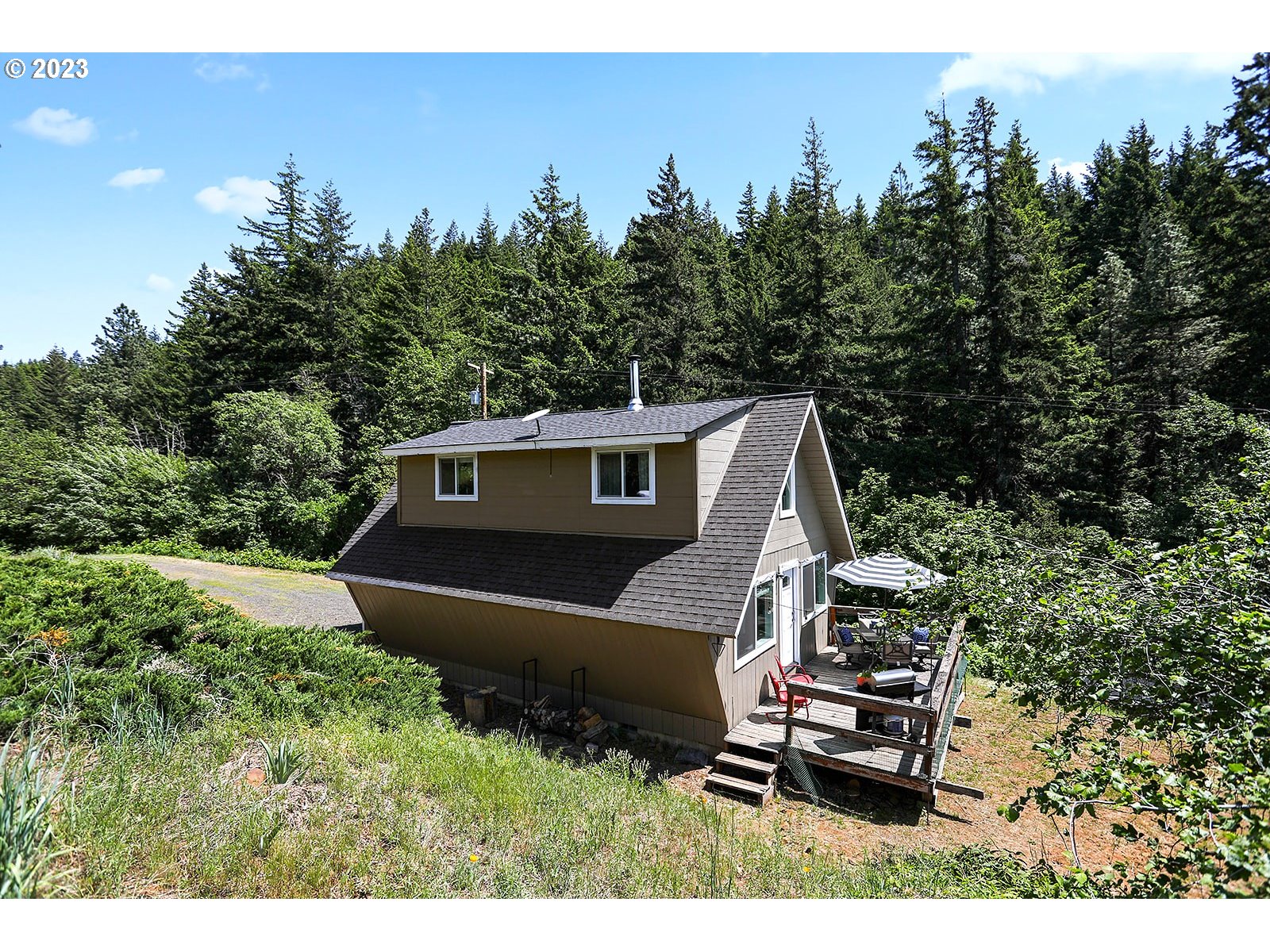 131 Acme Road White Salmon, WA 98672 - Photo 2 of 47 Exterior