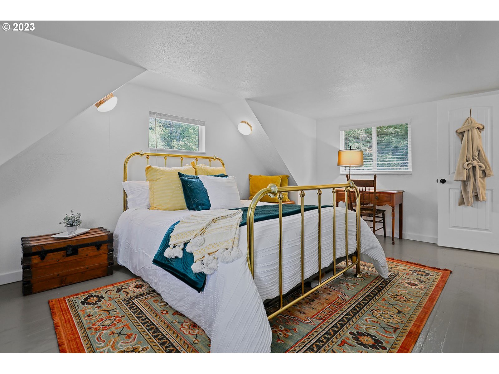 131 Acme Road White Salmon, WA 98672 - Photo 26 of 47 Primary Bedroom