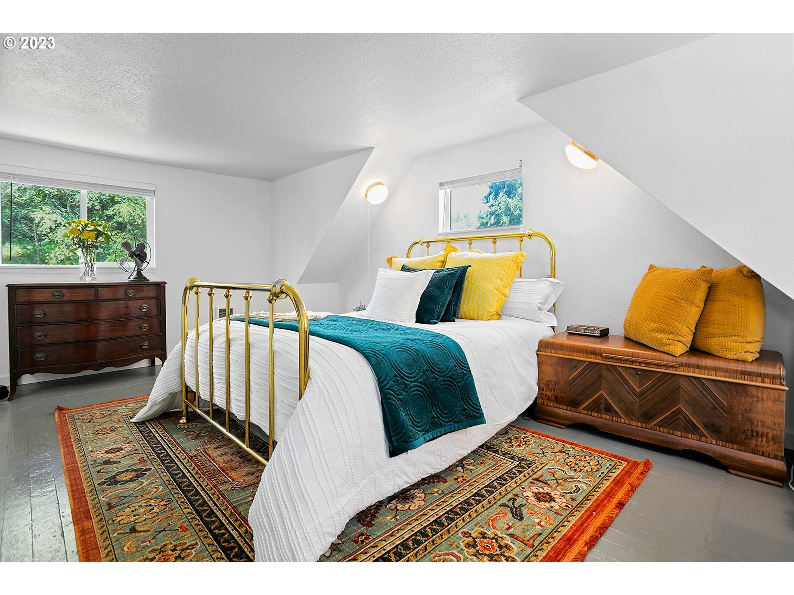 131 Acme Road White Salmon, WA 98672 - Photo 27 of 47 Primary Bedroom