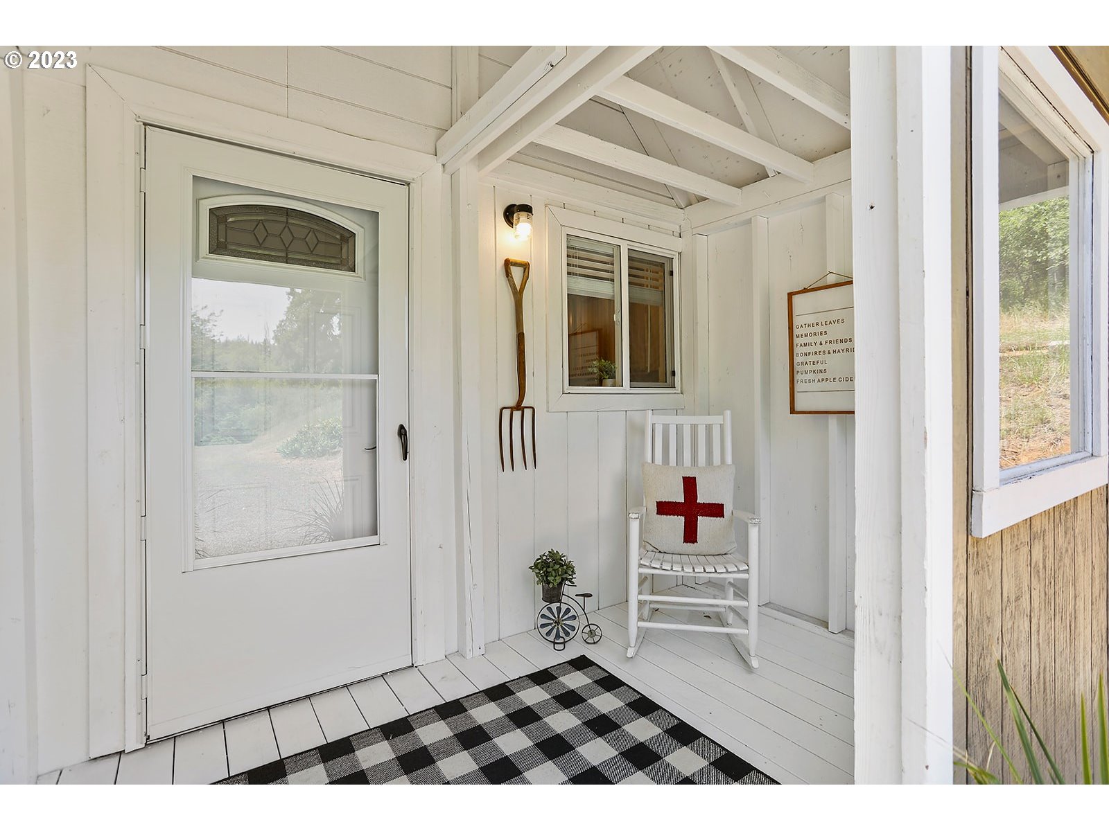 131 Acme Road White Salmon, WA 98672 - Photo 10 of 47 Covered Porch