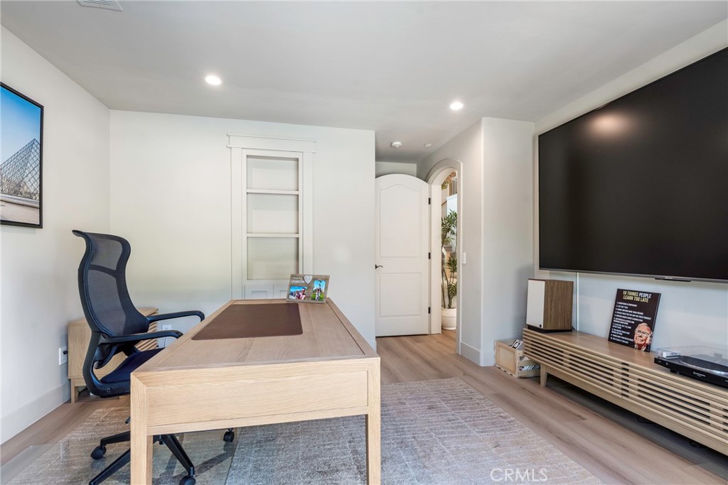 20 Regina Dana Point, CA 92629 - Photo 29 of 60 a workspace with furniture and window