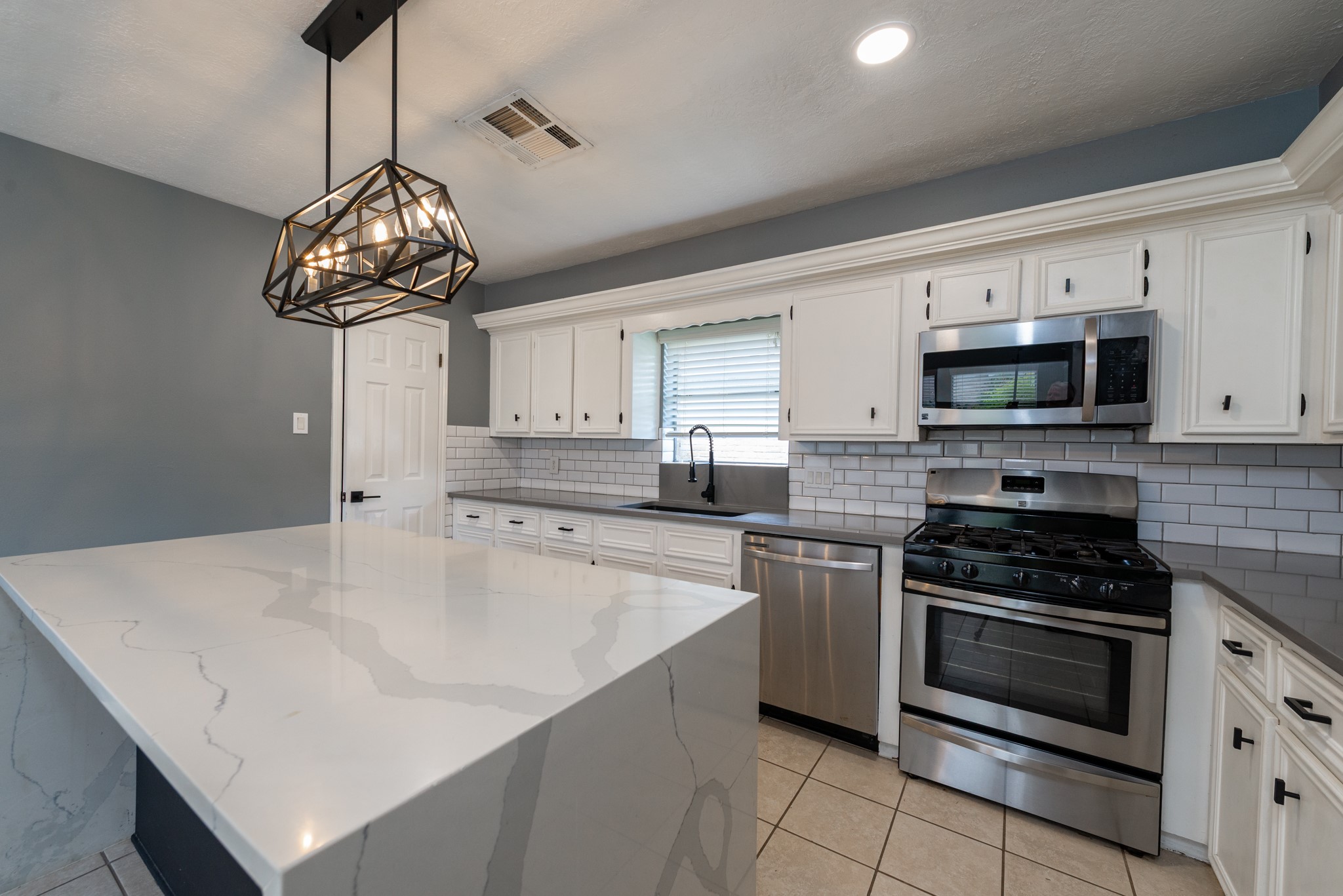 1022 White Sands Road Katy, TX 77450 - Photo 12 of 27 Upgraded stainless appliances.