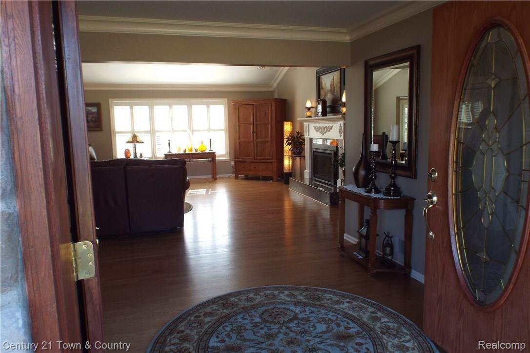 6384 Perry Road Grand Blanc, MI 48439 - Photo 5 of 77 5.JPG