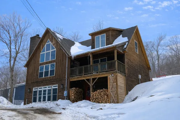 $749,000 | 16 Rock Split Way, Wilmington, VT 05363