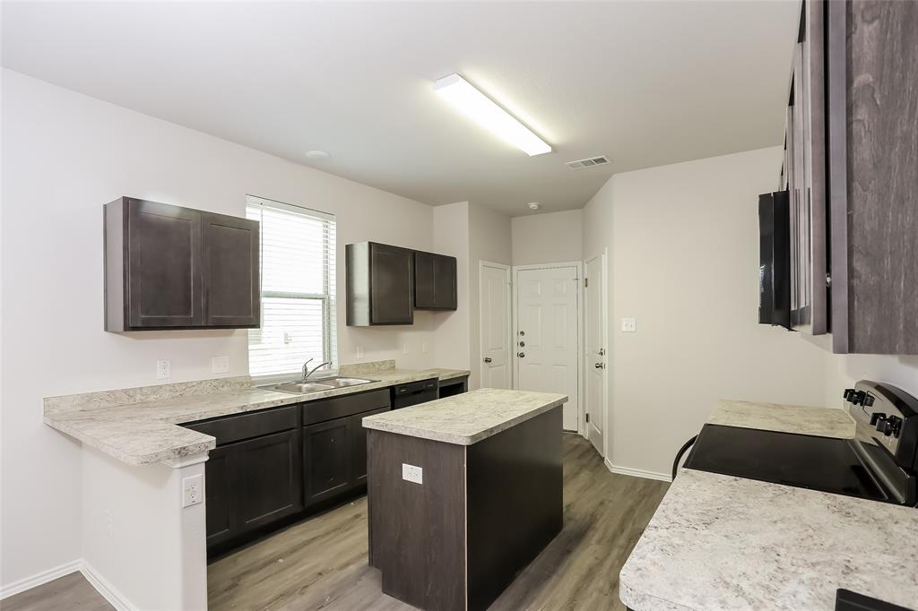 5517 Shore Point Trail Fort Worth, TX 76119 - Photo 2 of 15