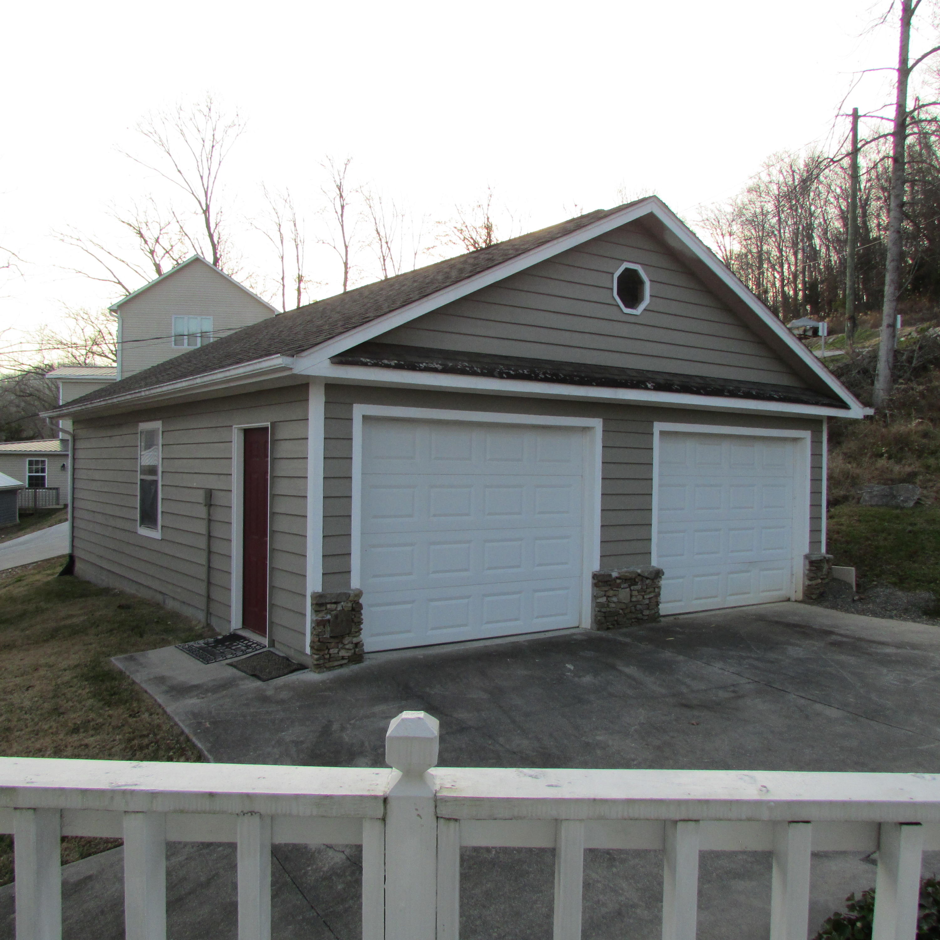 214 Jessee Road Maynardville, TN 37807 - Photo 33 of 34 Large Garage