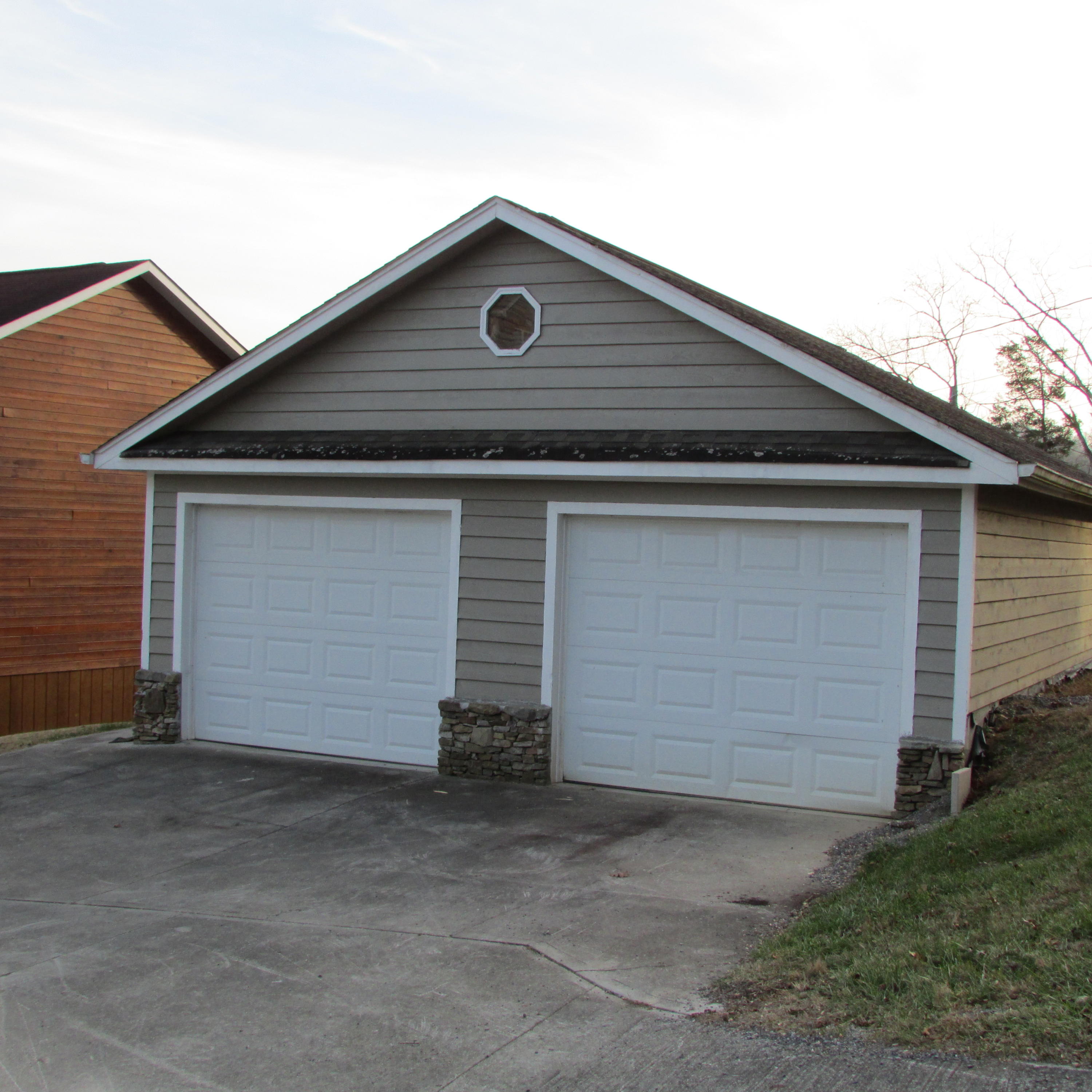 214 Jessee Road Maynardville, TN 37807 - Photo 6 of 34 Jessee garage