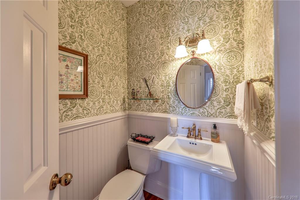6009 Sharon Road Charlotte, NC 28210 - Photo 9 of 23 Gallery Image 9