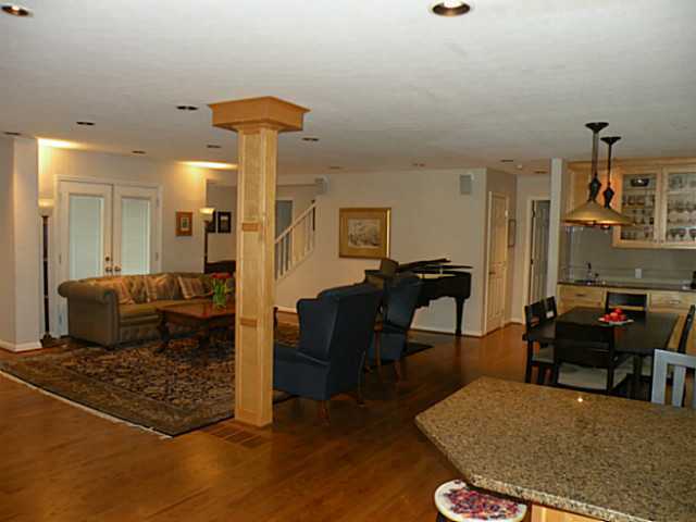 1943 Malvern Road Columbus, OH 43221 - Photo 4 of 25