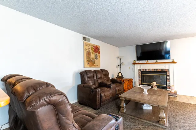 $430,000 | 1722 Buckingham Avenue, Clovis, CA 93611