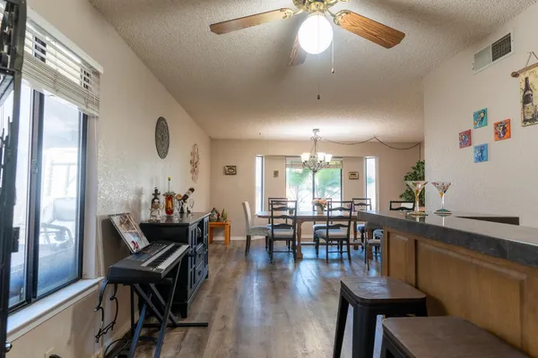 $424,999 | 1722 Buckingham Avenue, Clovis, CA 93611