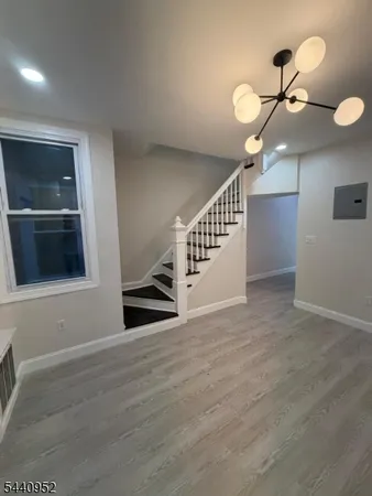$2,600 | 241 Hawthorne Avenue, Newark, NJ 07108
