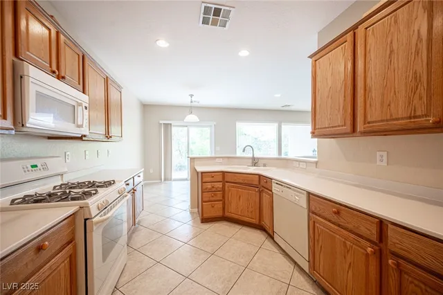 $2,100 | 2541 Cosmic Dust Street, Henderson, NV 89044