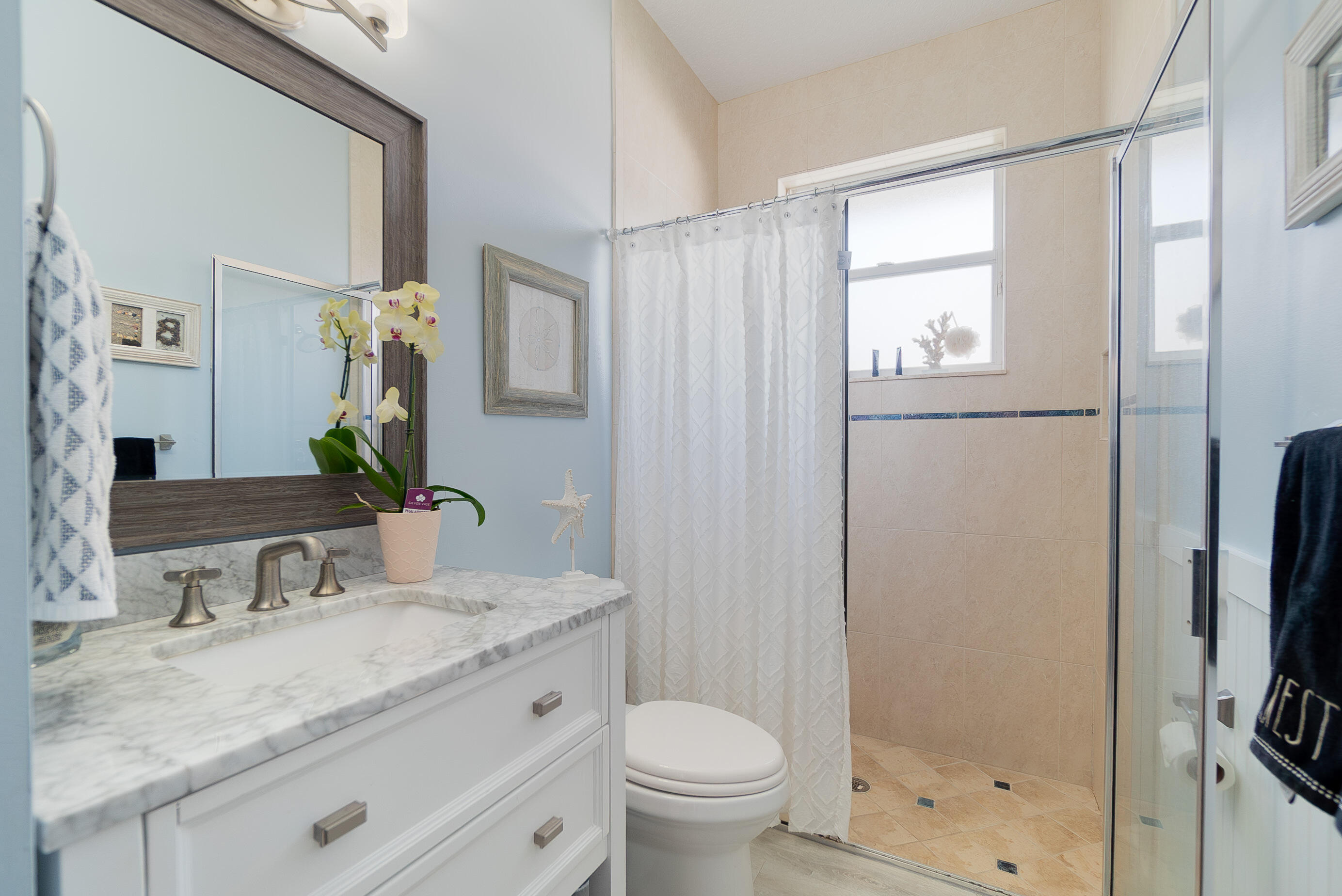 5587 1st Road Lake Worth, FL 33467 - Photo 23 of 50 025_3rd Full Bathroom