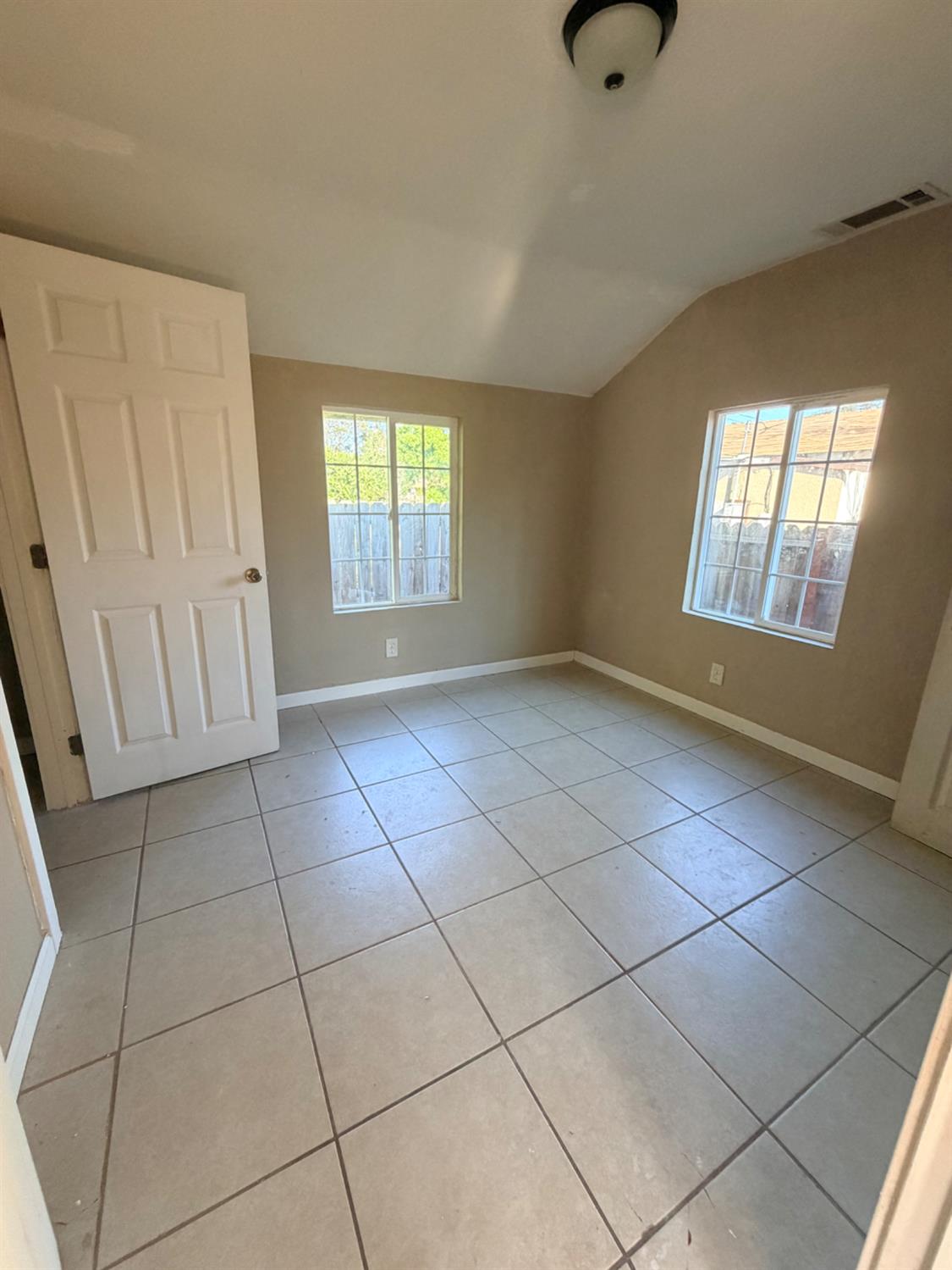 322 Pine Street Modesto, CA 95351 - Photo 11 of 21