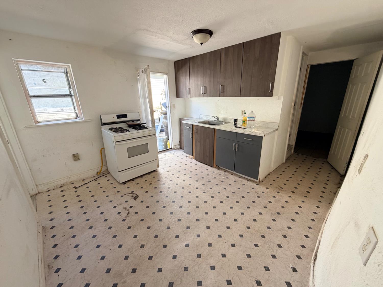 322 Pine Street Modesto, CA 95351 - Photo 19 of 21