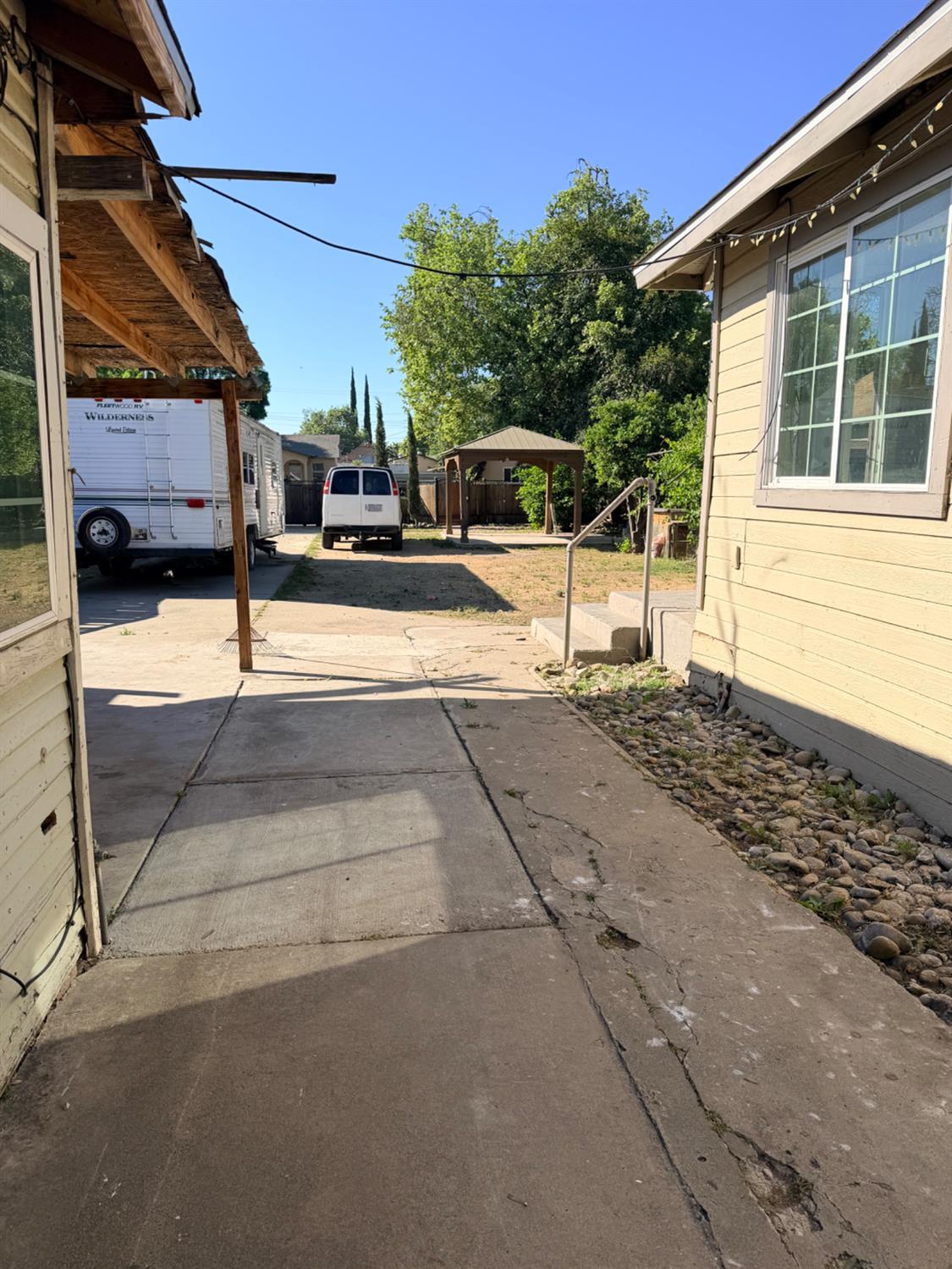 322 Pine Street Modesto, CA 95351 - Photo 2 of 21