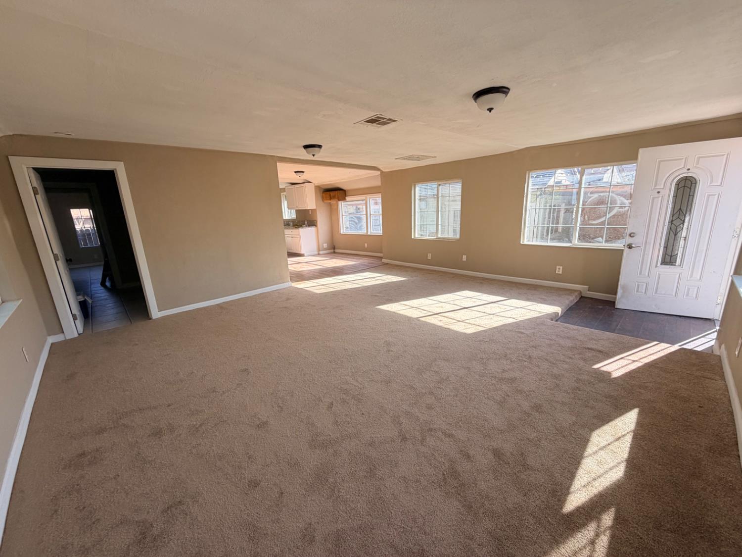 322 Pine Street Modesto, CA 95351 - Photo 7 of 21