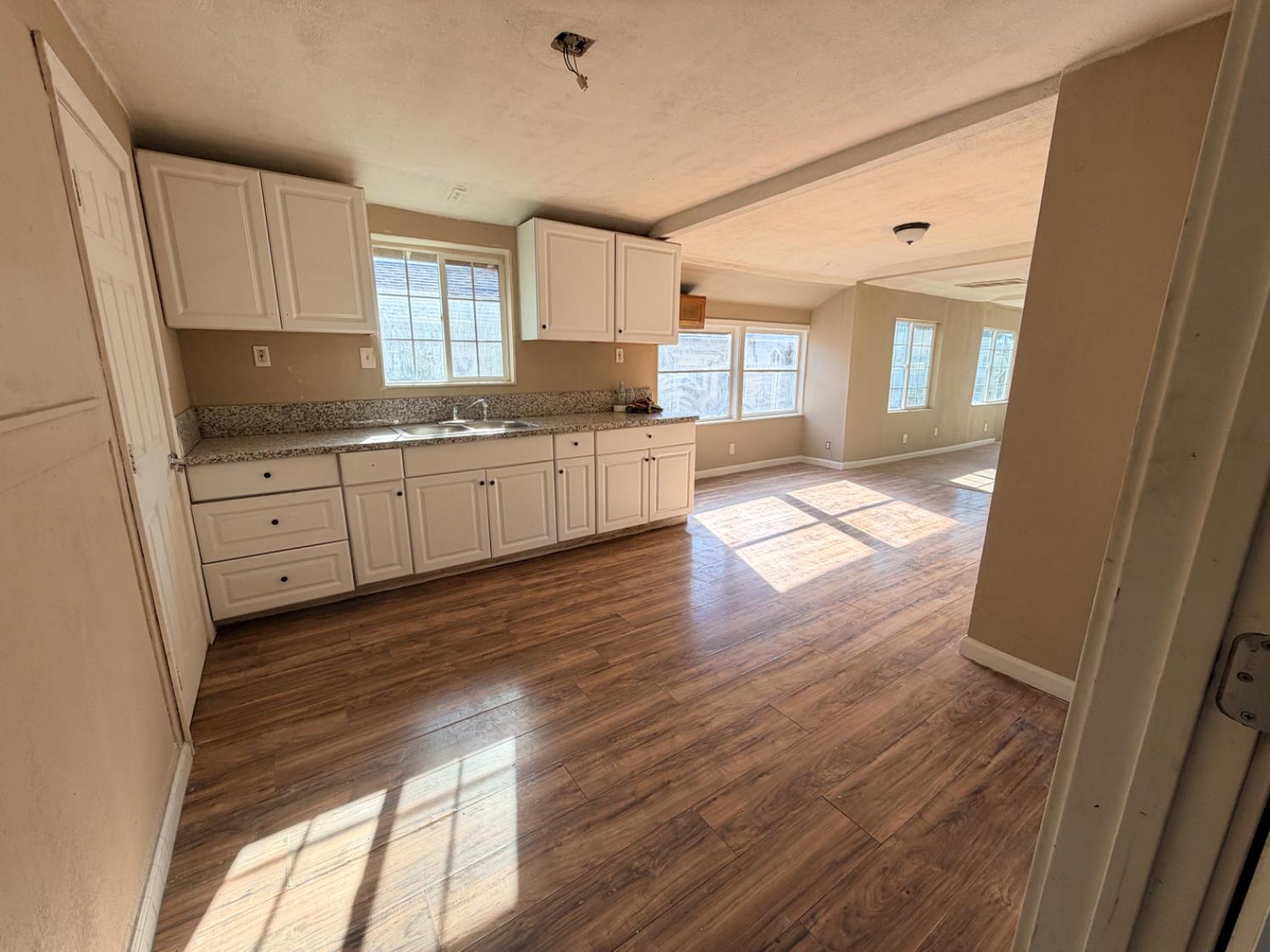 322 Pine Street Modesto, CA 95351 - Photo 9 of 21